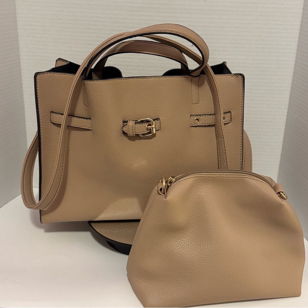 Unbranded medium tote. Camel in color used once